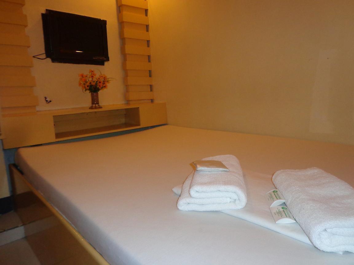 Hôtel Oyo 191 Paradise Apartelle à Manille Extérieur photo
