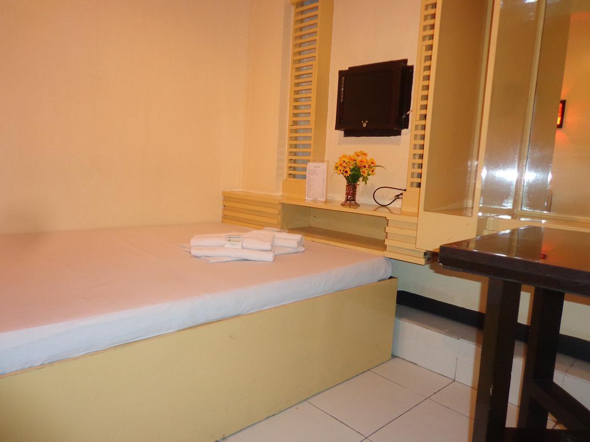 Hôtel Oyo 191 Paradise Apartelle à Manille Extérieur photo
