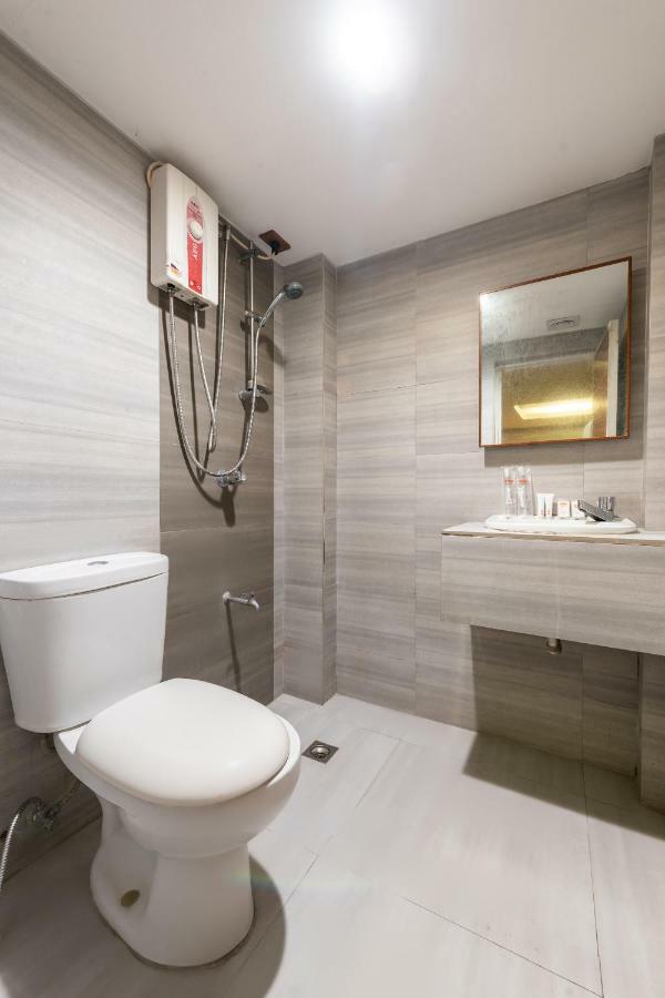 Hôtel Oyo 191 Paradise Apartelle à Manille Extérieur photo
